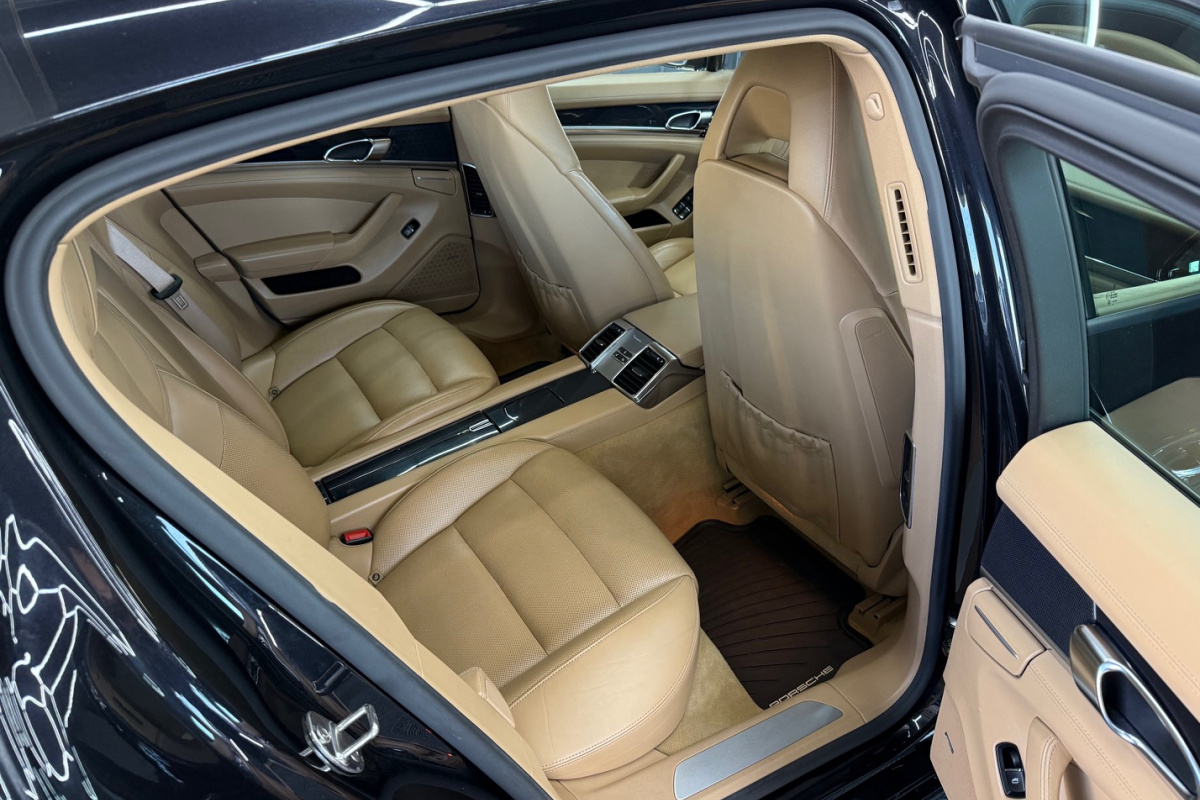 Ponuka vozidiel / Porsche Panamera 3.0 Diesel Tiptronic S - video