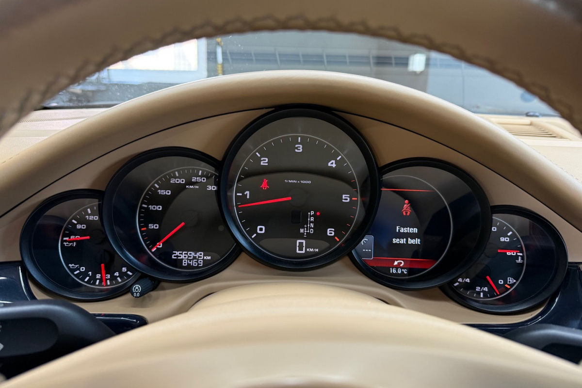 Ponuka vozidiel / Porsche Panamera 3.0 Diesel Tiptronic S - video Ponuka vozidiel / Porsche Panamera 3.0 Diesel Tiptronic S - video