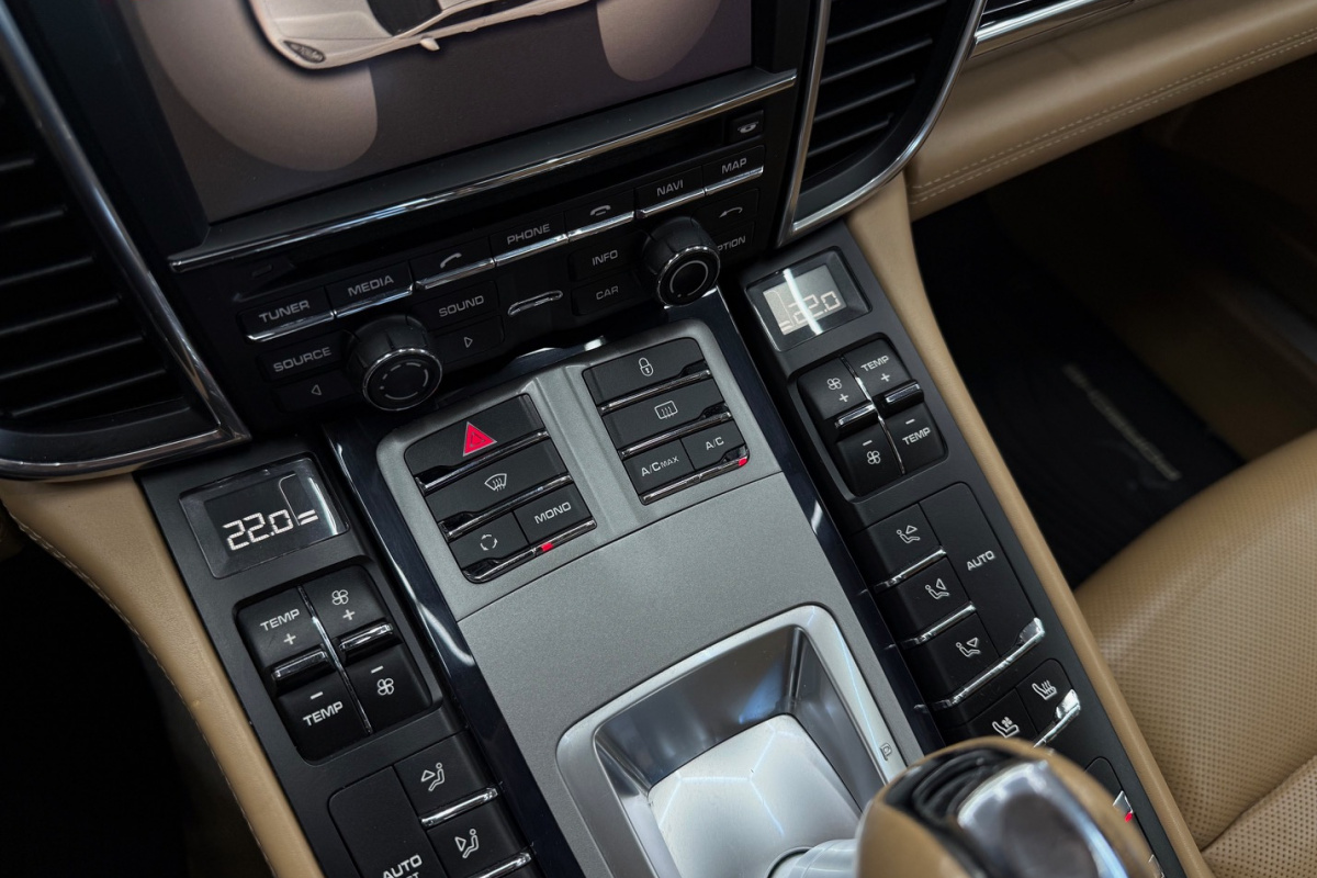 Ponuka vozidiel / Porsche Panamera 3.0 Diesel Tiptronic S - video Ponuka vozidiel / Porsche Panamera 3.0 Diesel Tiptronic S - video