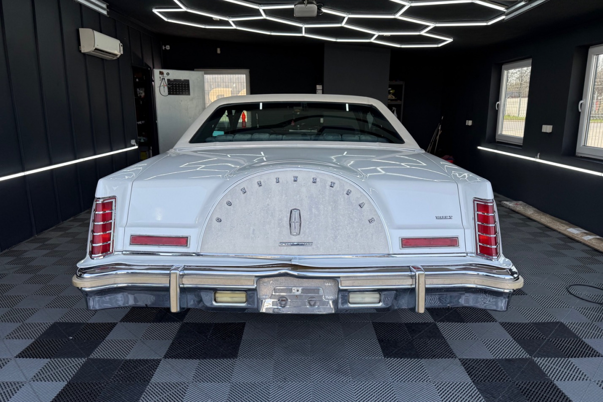 Ponuka vozidiel / Lincoln Continental Mark V Collector S Series edition Cartier 7.5 V8 - video