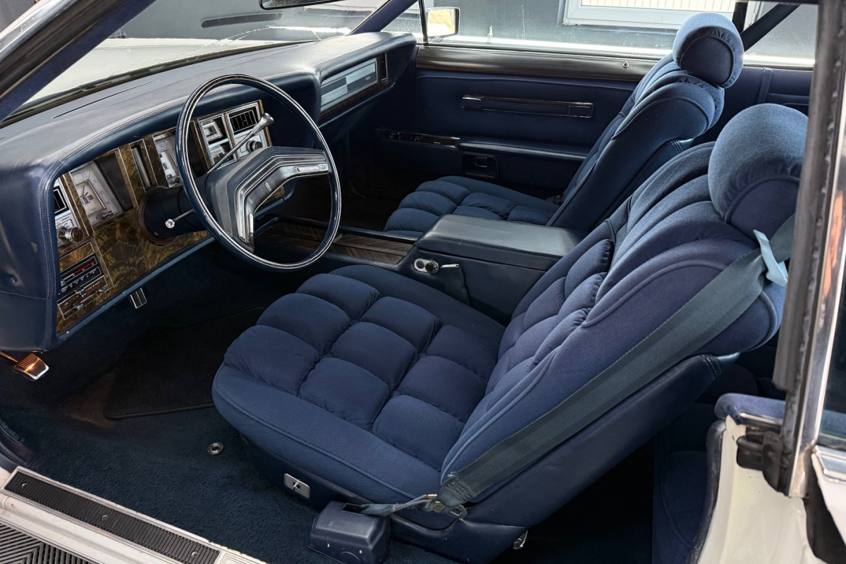 Ponuka vozidiel / Lincoln Continental Mark V Collector S Series edition Cartier 7.5 V8 - video