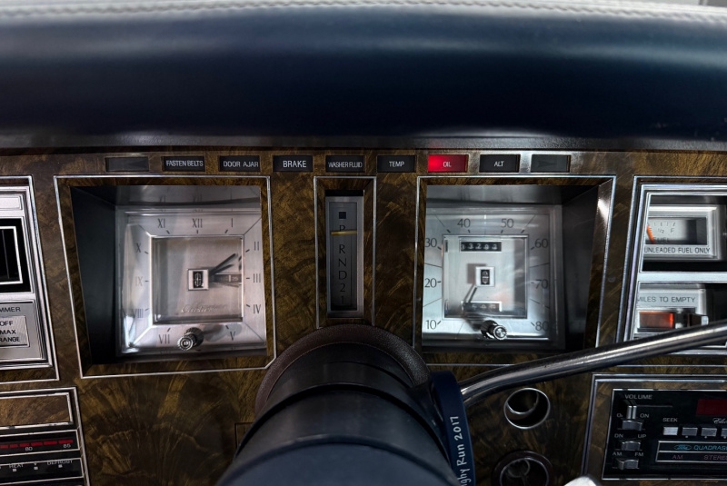 Ponuka vozidiel / Lincoln Continental Mark V Collector S Series edition Cartier 7.5 V8 - video Ponuka vozidiel / Lincoln Continental Mark V Collector S Series edition Cartier 7.5 V8 - video