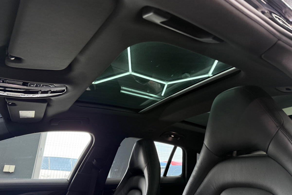 Ponuka vozidiel / Porsche Panamera 4 ST 4x4 A/T - video Ponuka vozidiel / Porsche Panamera 4 ST 4x4 A/T - video