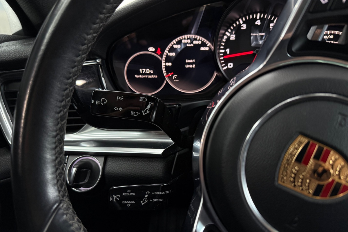 Ponuka vozidiel / Porsche Panamera 4 ST 4x4 A/T  - video