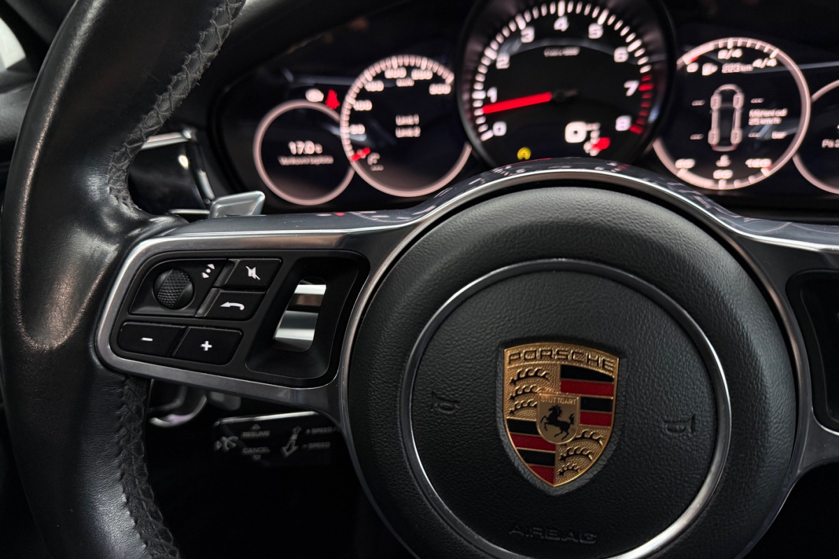 Ponuka vozidiel / Porsche Panamera 4 ST 4x4 A/T  - video