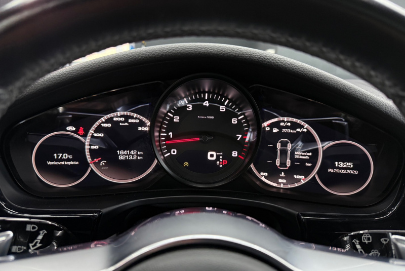 Ponuka vozidiel / Porsche Panamera 4 ST 4x4 A/T - video Ponuka vozidiel / Porsche Panamera 4 ST 4x4 A/T - video