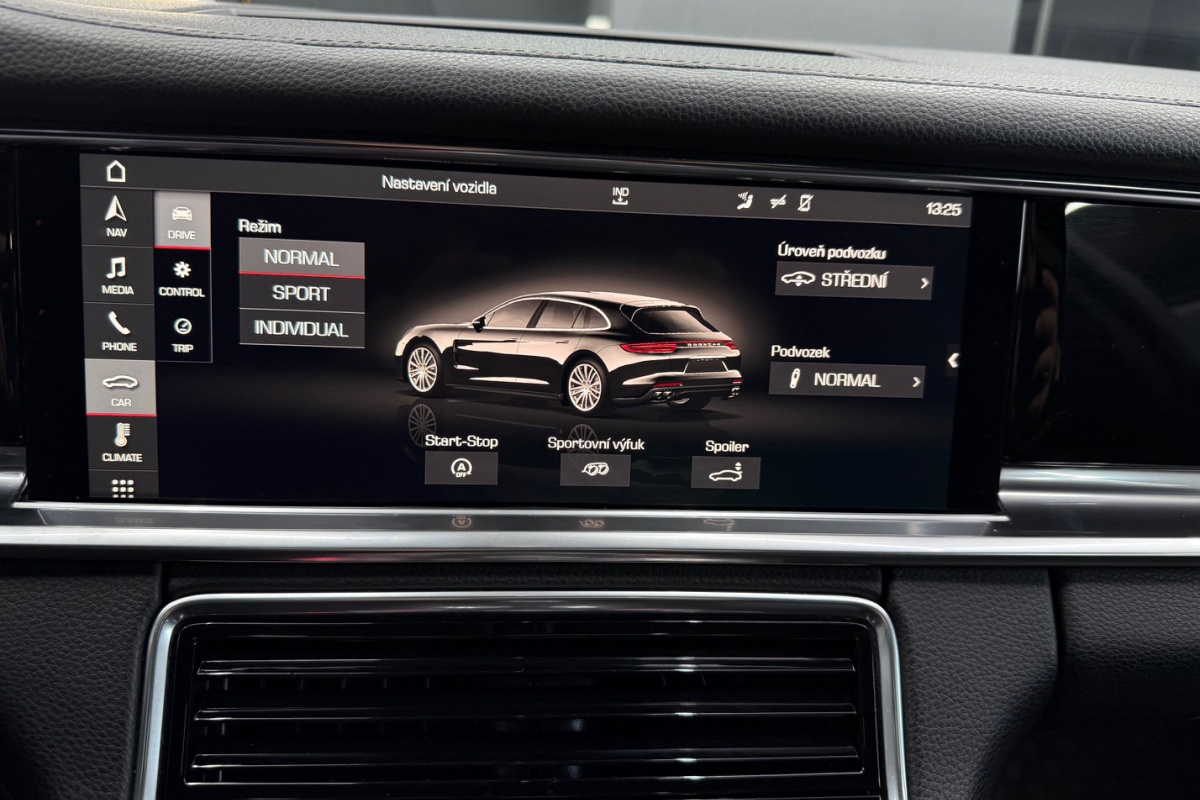 Ponuka vozidiel / Porsche Panamera 4 ST 4x4 A/T - video Ponuka vozidiel / Porsche Panamera 4 ST 4x4 A/T - video