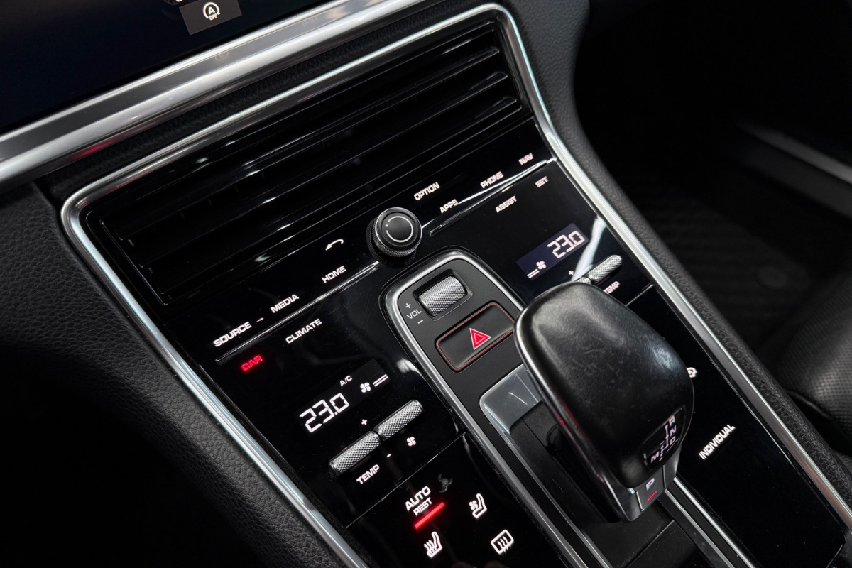 Ponuka vozidiel / Porsche Panamera 4 ST 4x4 A/T  - video