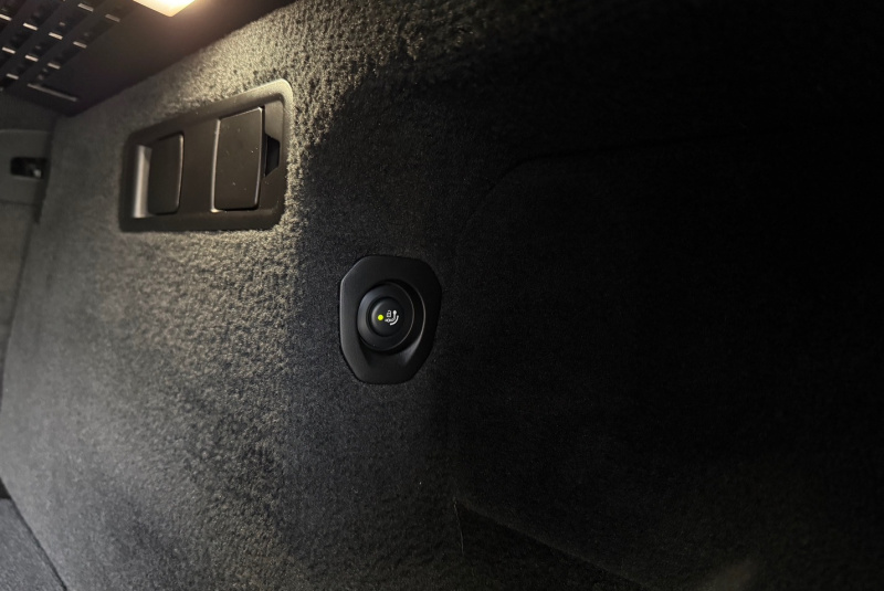 Ponuka vozidiel / BMW X6 xDrive 40i A/T - video Ponuka vozidiel / BMW X6 xDrive 40i A/T - video