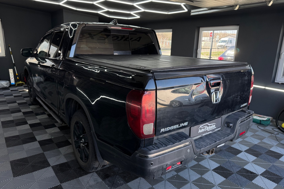 Ponuka vozidiel / Honda Ridgeline 3.5 V6 Black Edition - video Ponuka vozidiel / Honda Ridgeline 3.5 V6 Black Edition - video