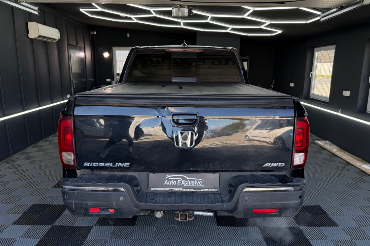 Ponuka vozidiel / Honda Ridgeline 3.5 V6 Black Edition - video