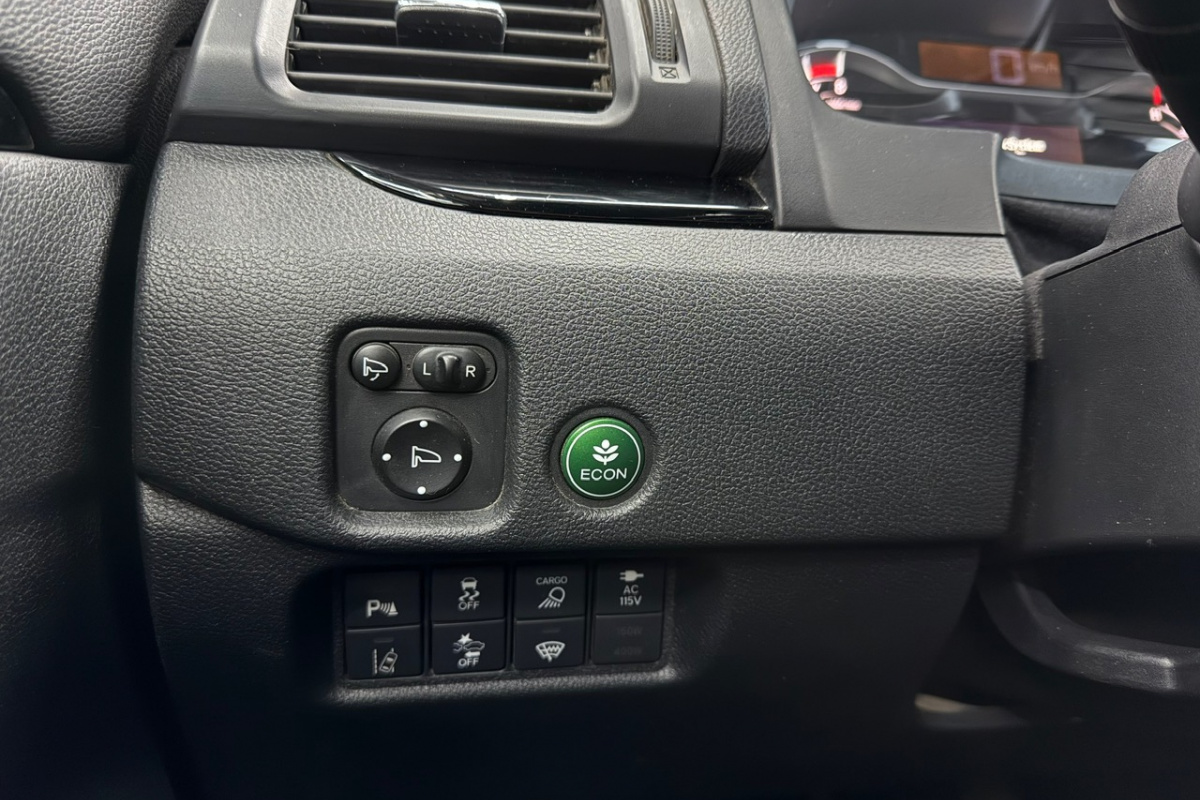 Ponuka vozidiel / Honda Ridgeline 3.5 V6 Black Edition - video