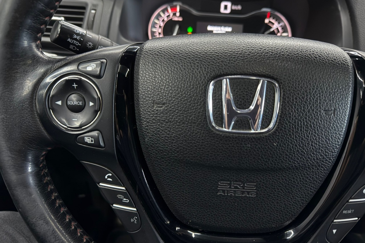 Ponuka vozidiel / Honda Ridgeline 3.5 V6 Black Edition - video