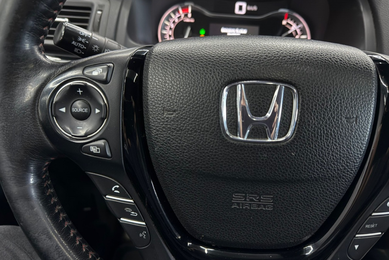 Ponuka vozidiel / Honda Ridgeline 3.5 V6 Black Edition - video Ponuka vozidiel / Honda Ridgeline 3.5 V6 Black Edition - video