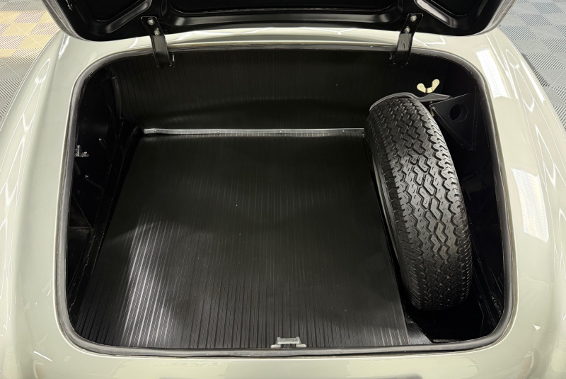  Ponuka vozidiel / Mercedes-Benz SL 190 - video