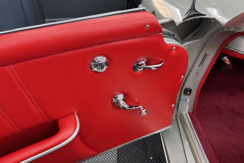 Ponuka vozidiel / Mercedes-Benz SL 190 - video Ponuka vozidiel / Mercedes-Benz SL 190 - video