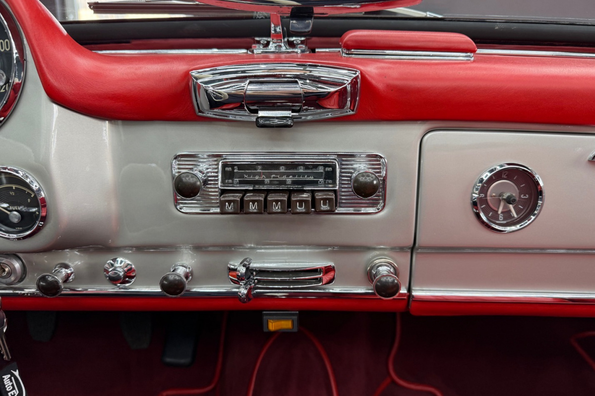 Ponuka vozidiel / Mercedes-Benz SL 190 - video