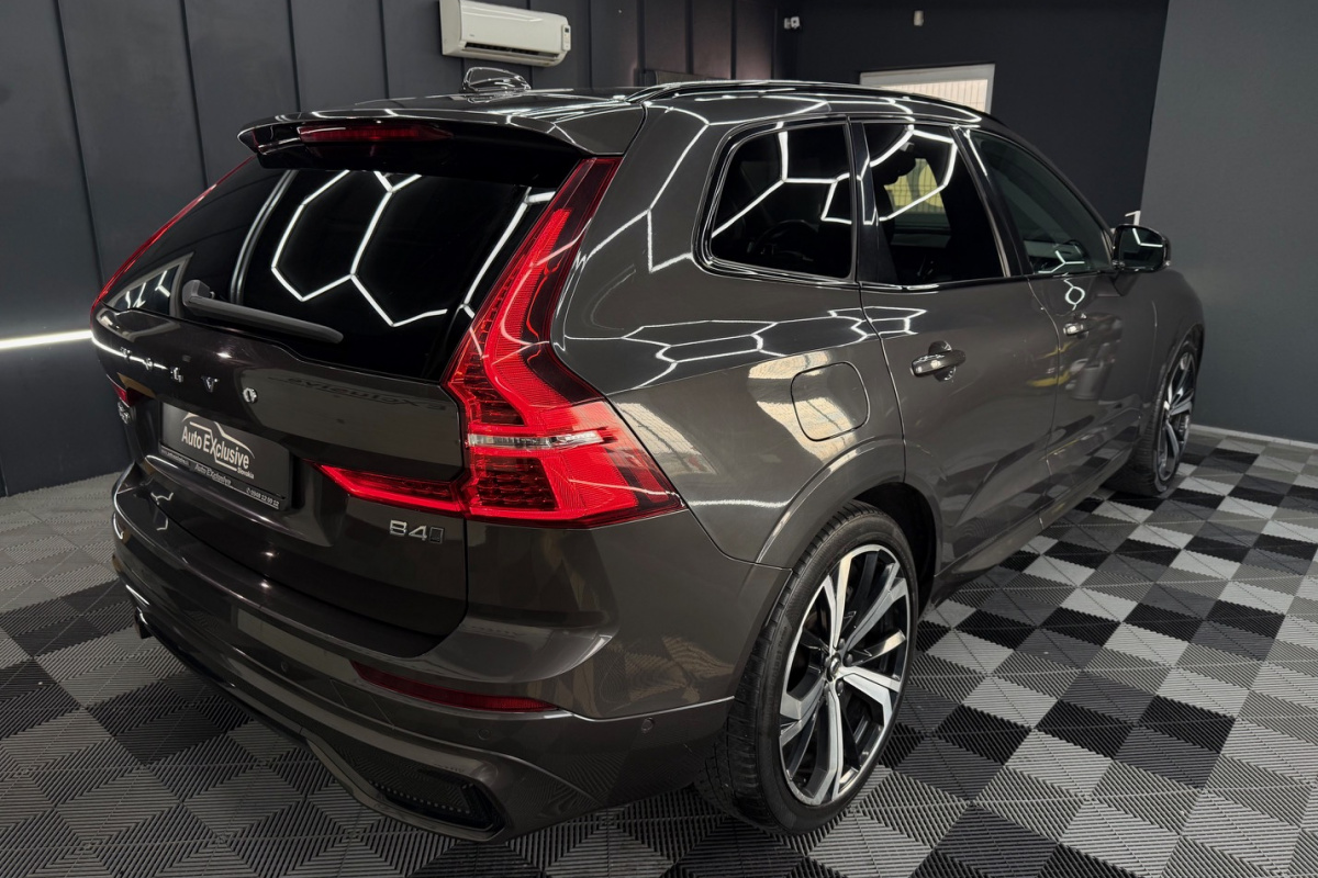 Ponuka vozidiel / Volvo XC60 2.0 B4 mHEV R-Design AWD A/T - video