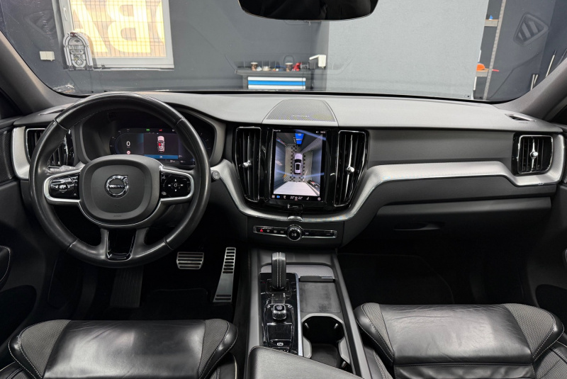  Ponuka vozidiel / Volvo XC60 2.0 B4 mHEV R-Design AWD A/T - video