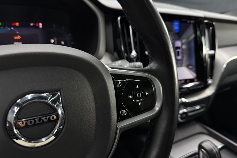  Ponuka vozidiel / Volvo XC60 2.0 B4 mHEV R-Design AWD A/T - video