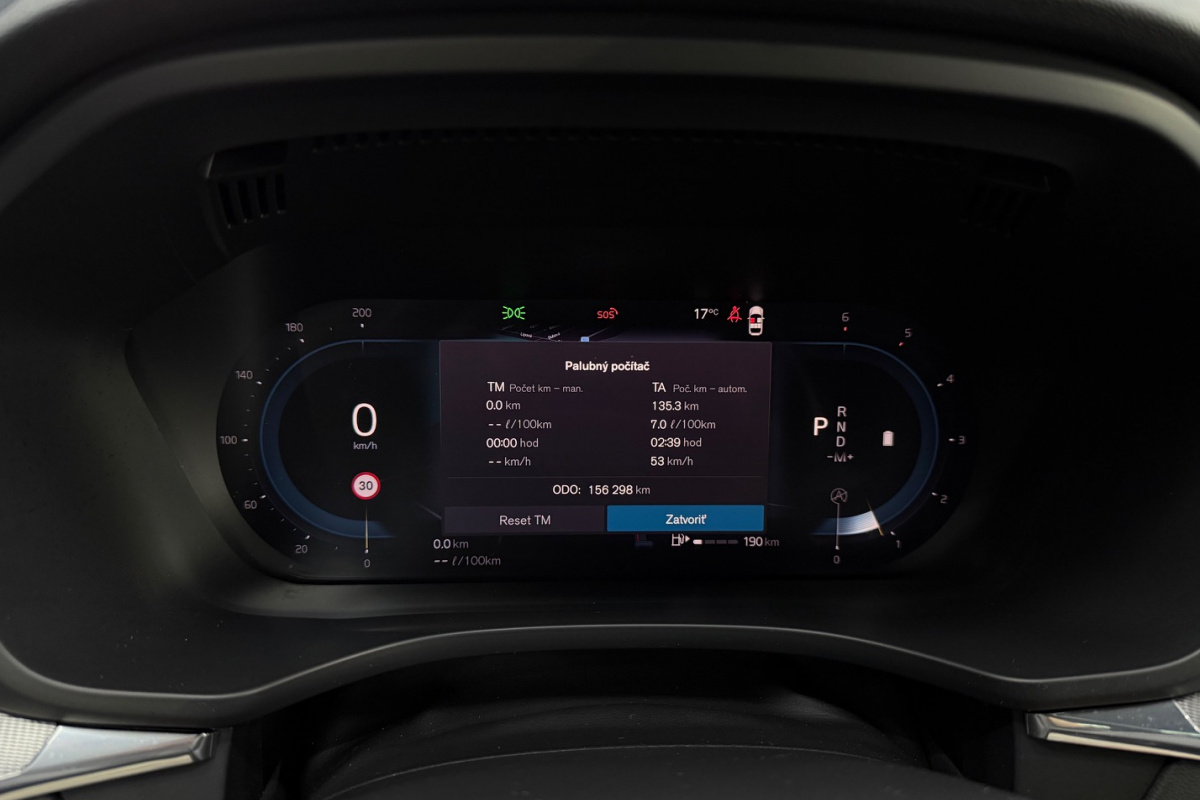 Ponuka vozidiel / Volvo XC60 2.0 B4 mHEV R-Design AWD A/T - video