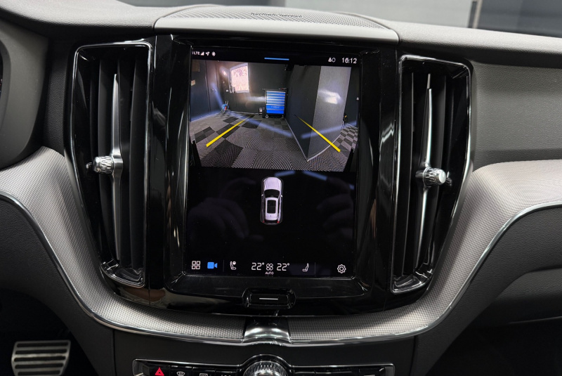  Ponuka vozidiel / Volvo XC60 2.0 B4 mHEV R-Design AWD A/T - video