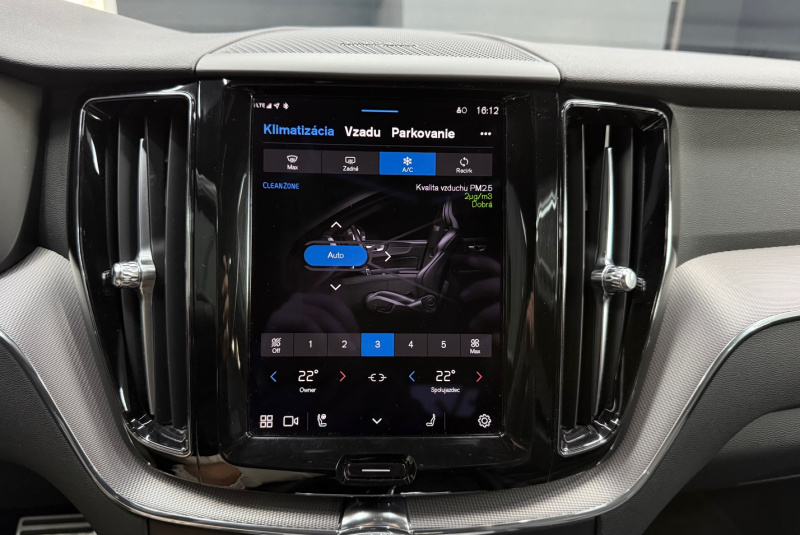  Ponuka vozidiel / Volvo XC60 2.0 B4 mHEV R-Design AWD A/T - video