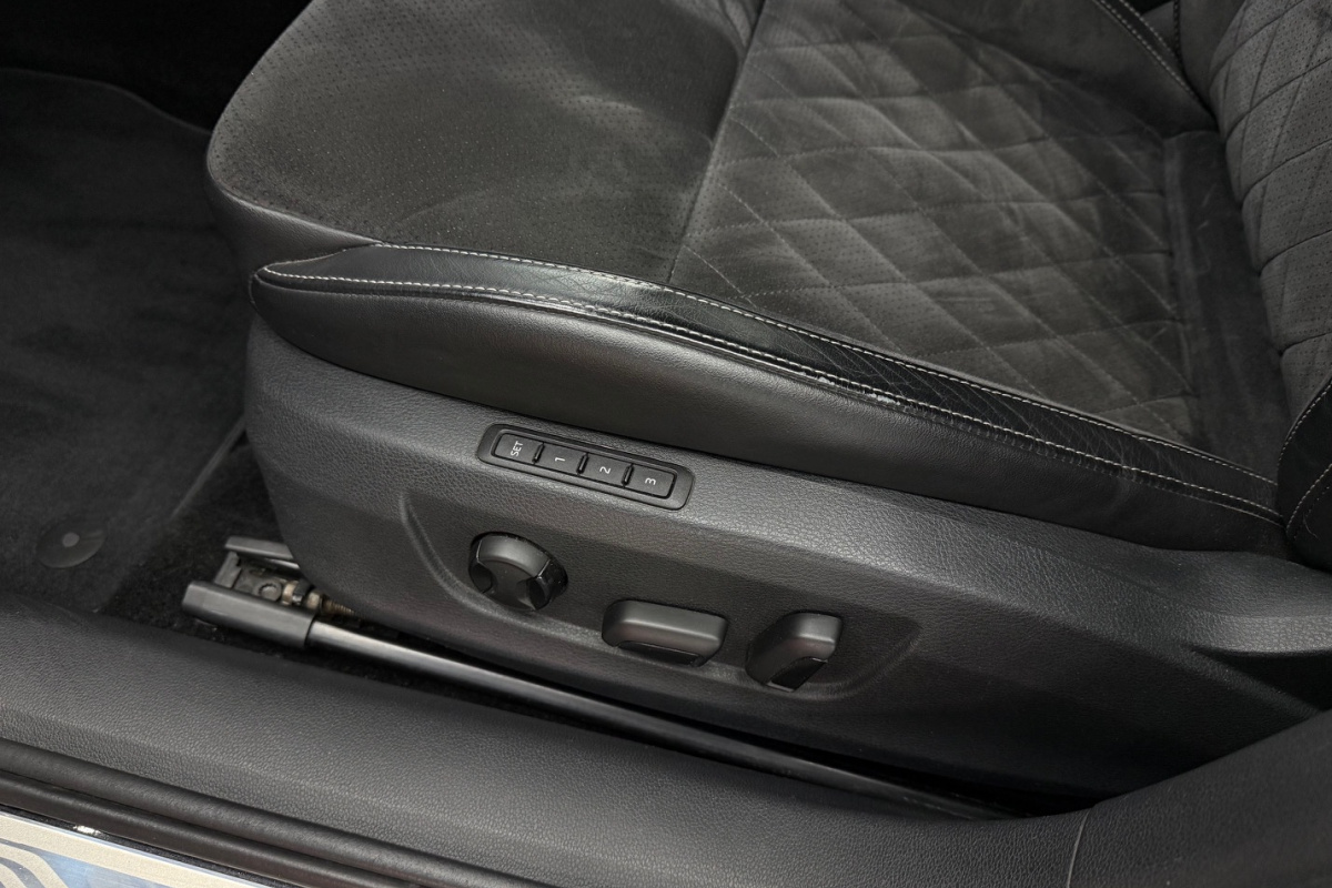 Ponuka vozidiel / Škoda Superb Combi 2.0 TDI Sportline DSG - video