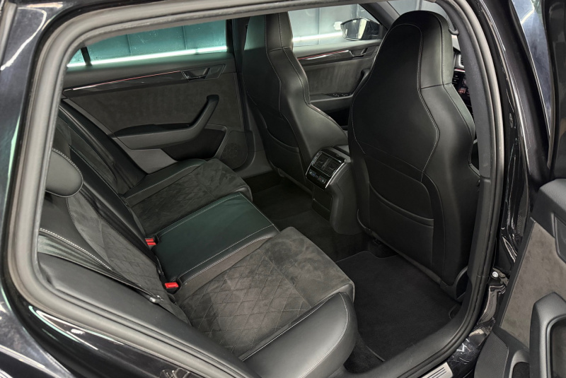 Ponuka vozidiel / Škoda Superb Combi 2.0 TDI Sportline DSG - video Ponuka vozidiel / Škoda Superb Combi 2.0 TDI Sportline DSG - video