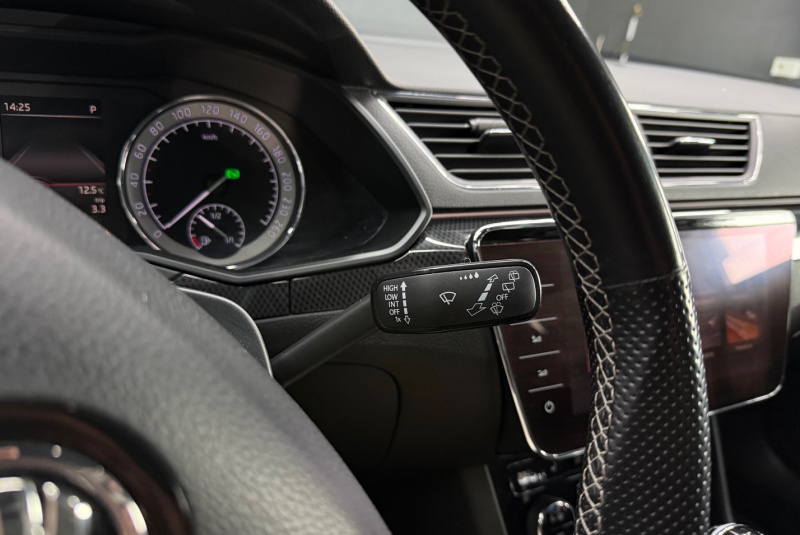 Ponuka vozidiel / Škoda Superb Combi 2.0 TDI Sportline DSG - video Ponuka vozidiel / Škoda Superb Combi 2.0 TDI Sportline DSG - video