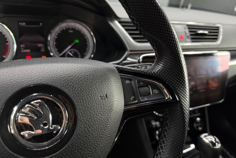  Ponuka vozidiel / Škoda Superb Combi 2.0 TDI Sportline DSG - video