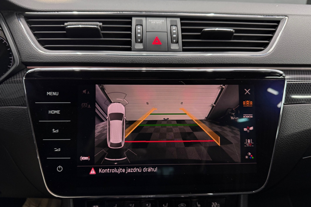 Ponuka vozidiel / Škoda Superb Combi 2.0 TDI Sportline DSG - video