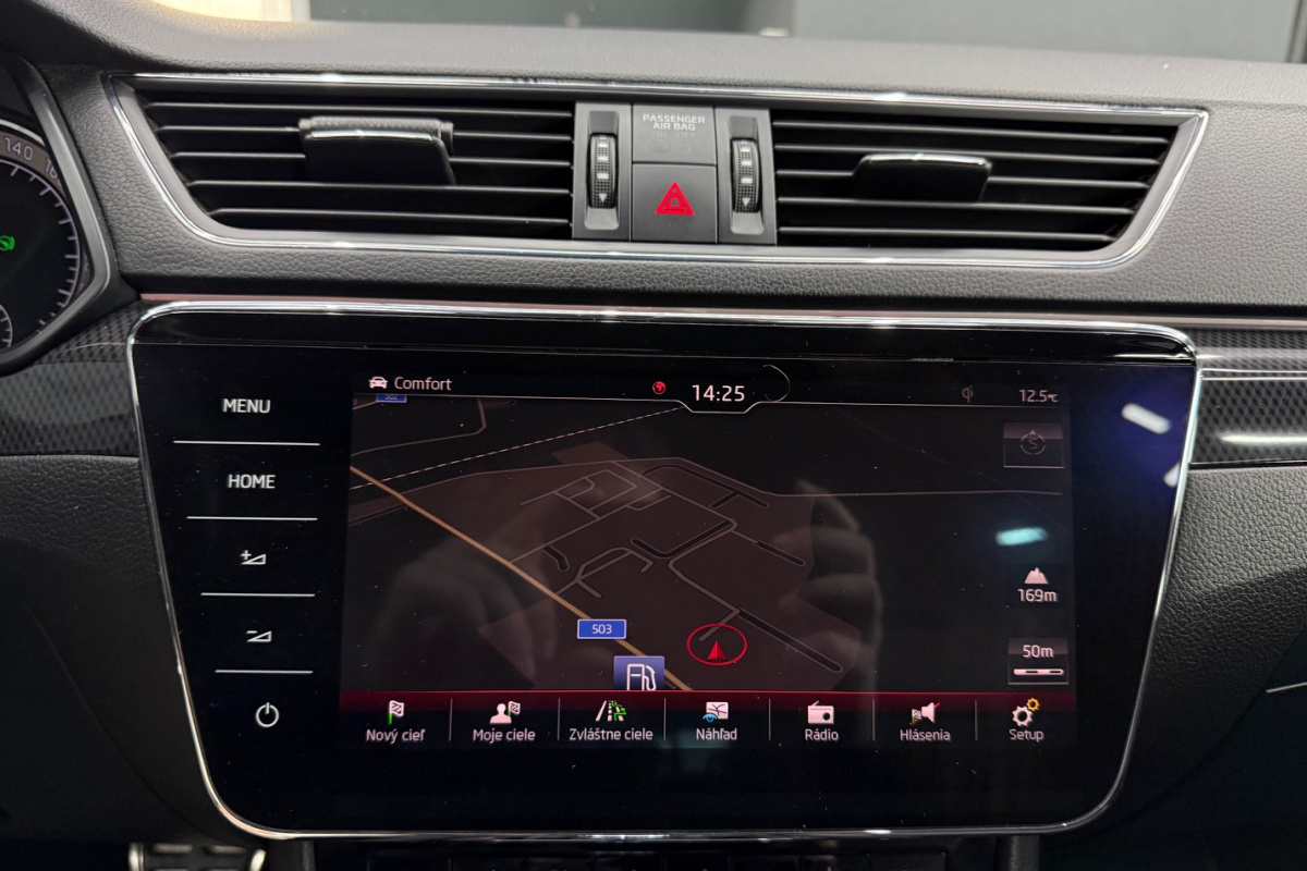 Ponuka vozidiel / Škoda Superb Combi 2.0 TDI Sportline DSG - video