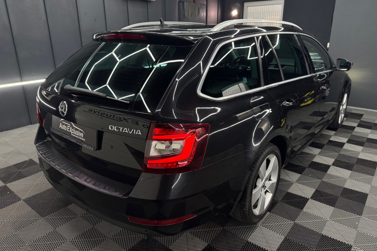 Ponuka vozidiel / Škoda Octavia Combi 2.0 TDI Ambition DSG - video