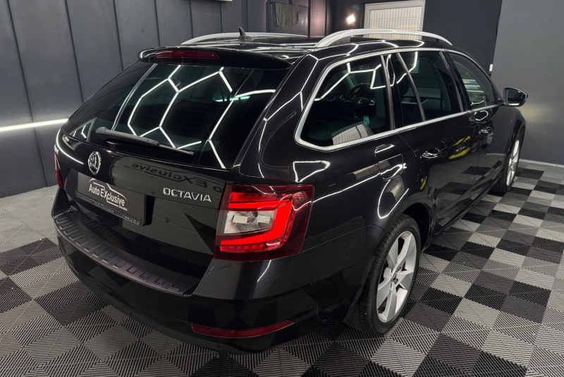  Ponuka vozidiel / Škoda Octavia Combi 2.0 TDI Ambition DSG - video