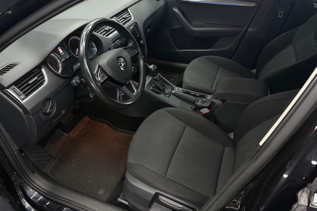 Ponuka vozidiel / Škoda Octavia Combi 2.0 TDI Ambition DSG - video