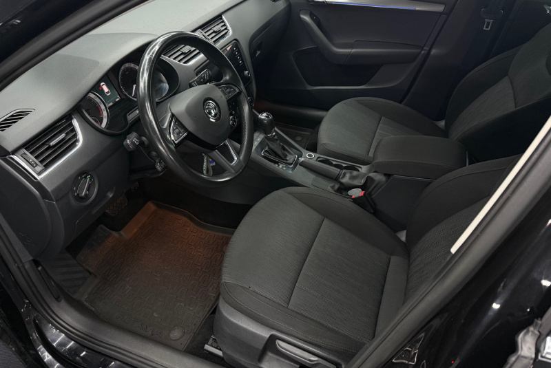  Ponuka vozidiel / Škoda Octavia Combi 2.0 TDI Ambition DSG - video