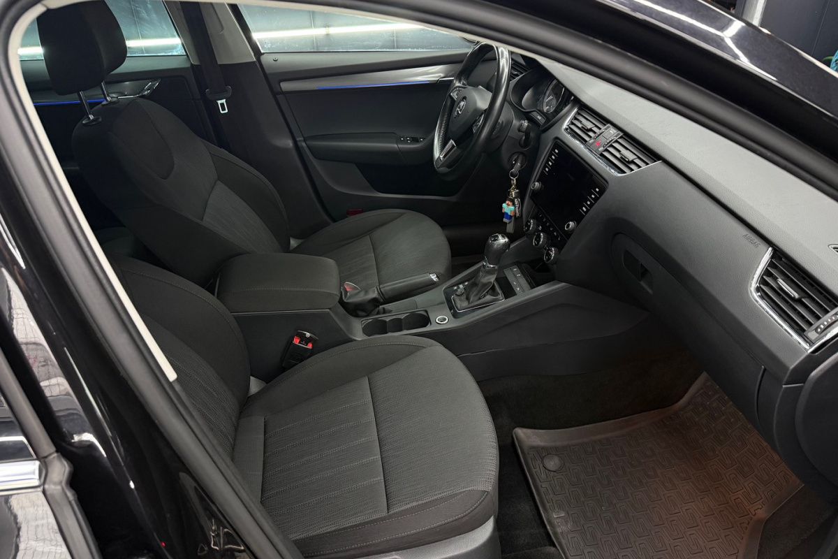 Ponuka vozidiel / Škoda Octavia Combi 2.0 TDI Ambition DSG - video