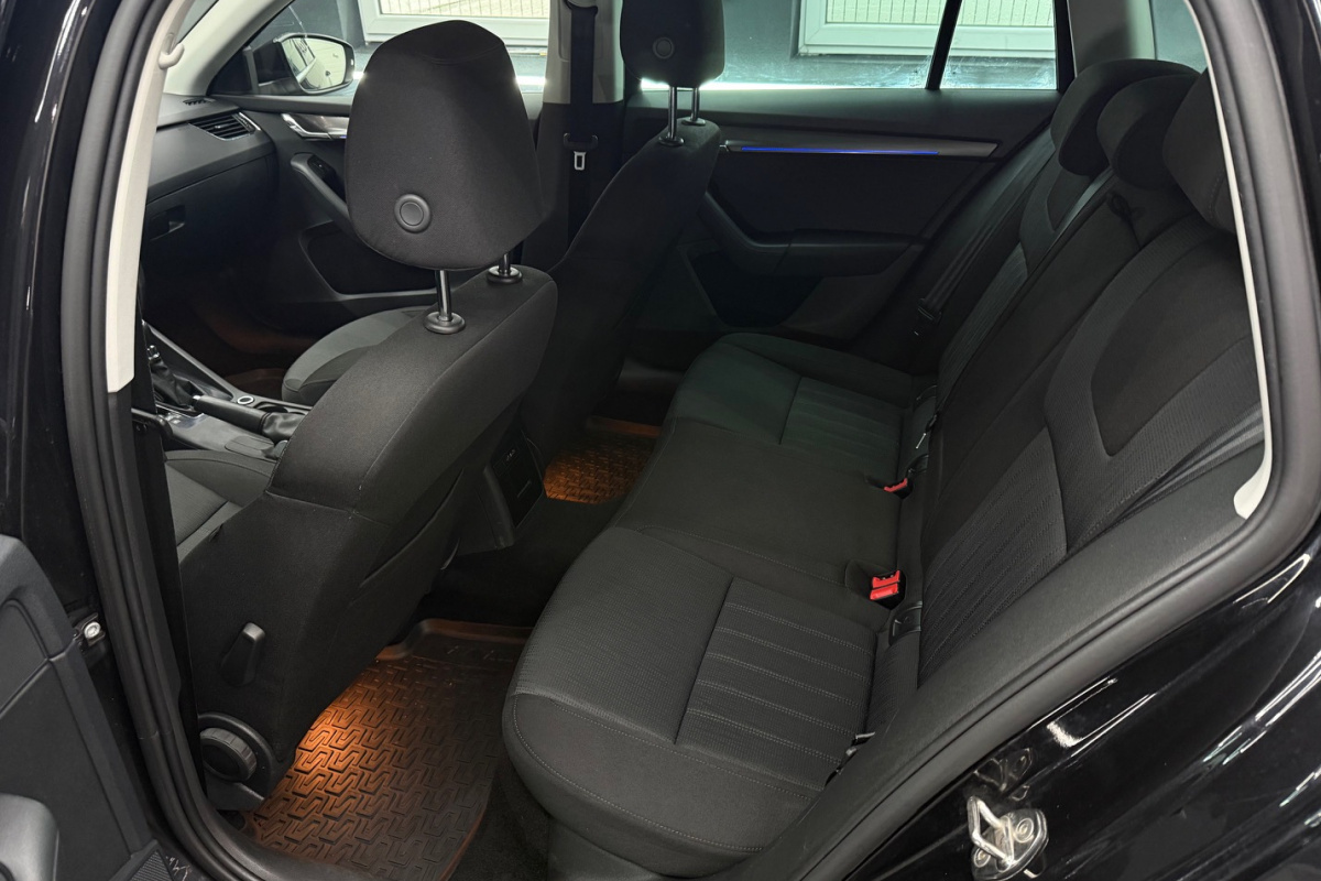 Ponuka vozidiel / Škoda Octavia Combi 2.0 TDI Ambition DSG - video