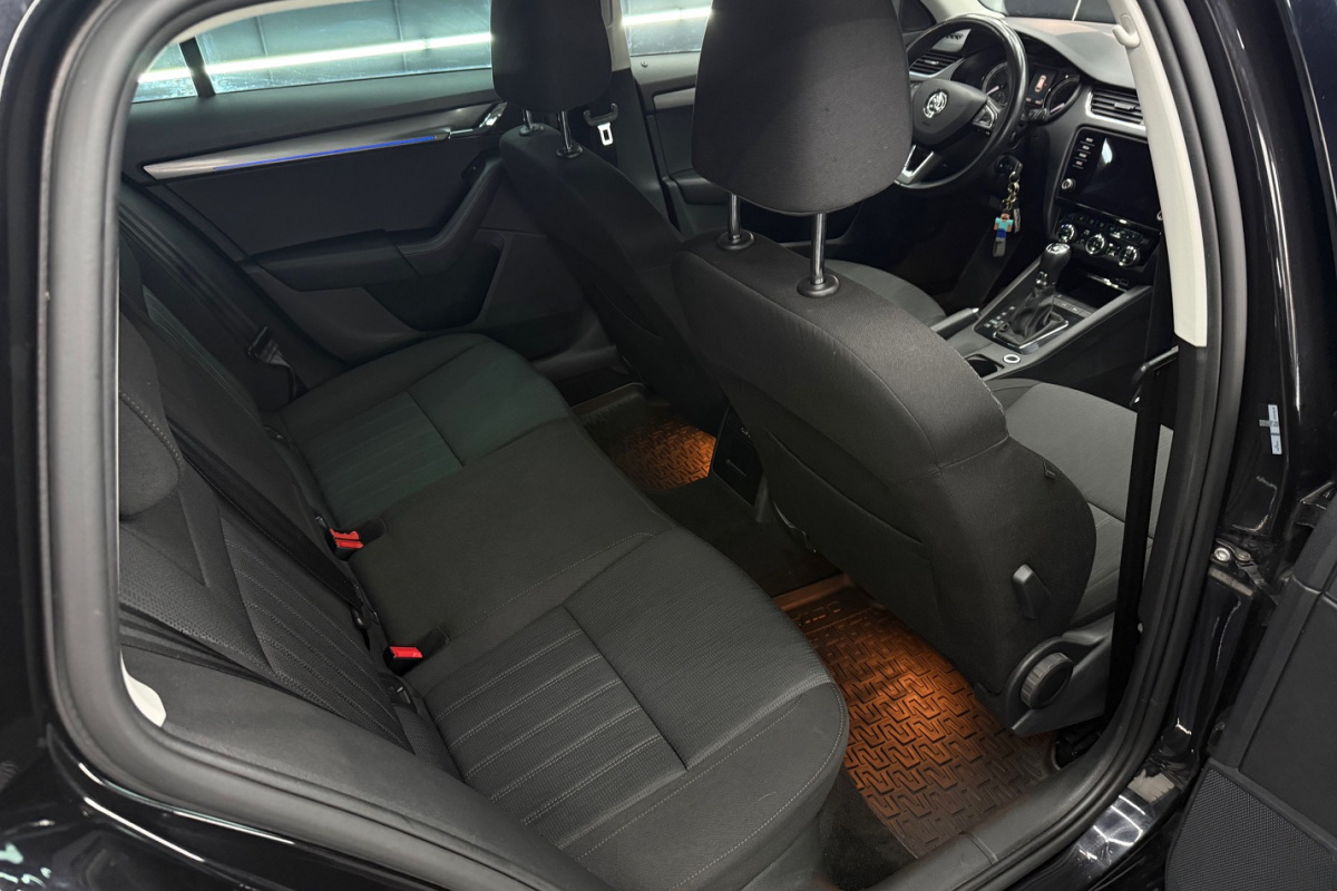 Ponuka vozidiel / Škoda Octavia Combi 2.0 TDI Ambition DSG - video