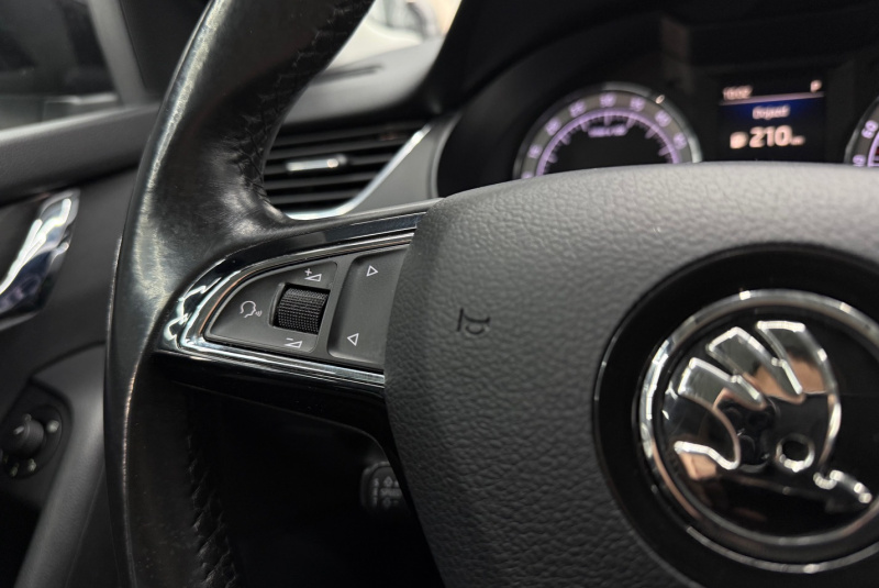  Ponuka vozidiel / Škoda Octavia Combi 2.0 TDI Ambition DSG - video