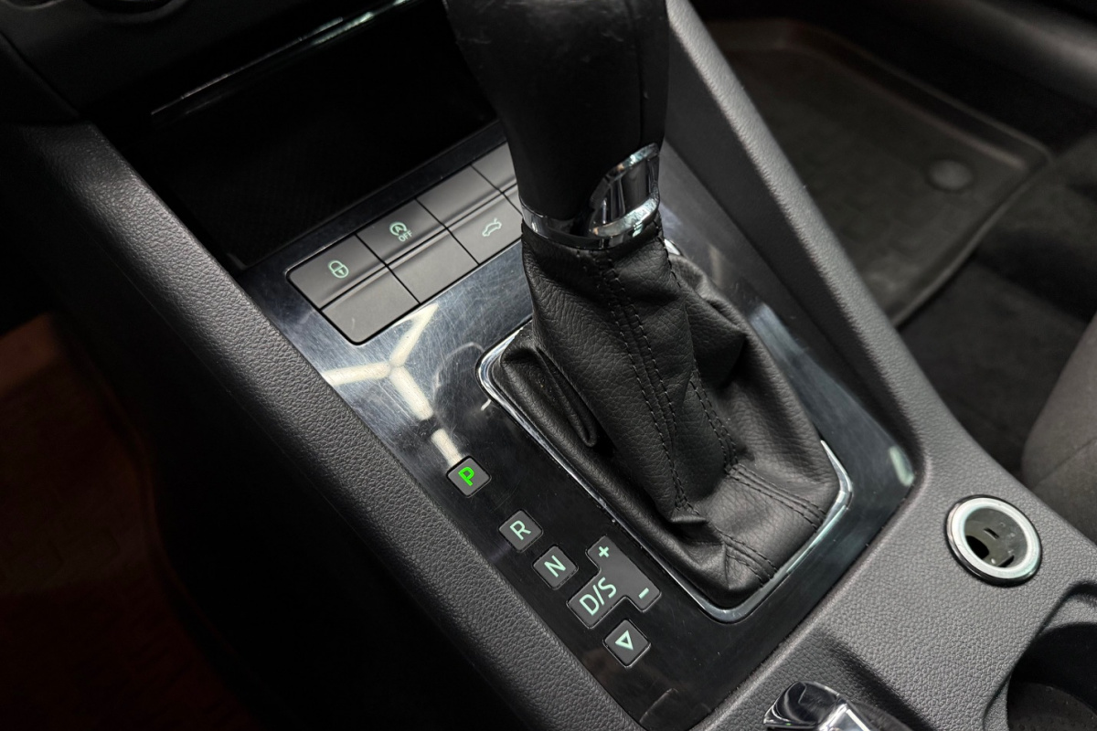 Ponuka vozidiel / Škoda Octavia Combi 2.0 TDI Ambition DSG - video Ponuka vozidiel / Škoda Octavia Combi 2.0 TDI Ambition DSG - video