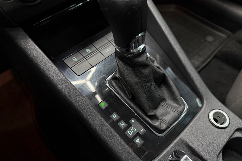  Ponuka vozidiel / Škoda Octavia Combi 2.0 TDI Ambition DSG - video