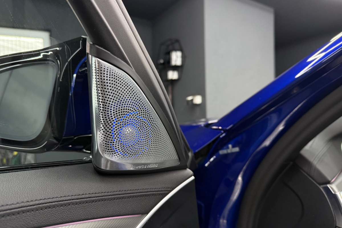 Ponuka vozidiel / BMW M5 COMPETITION - AKRAPOVIČ - KERAMICKÉ BRZDY - CARBON - video