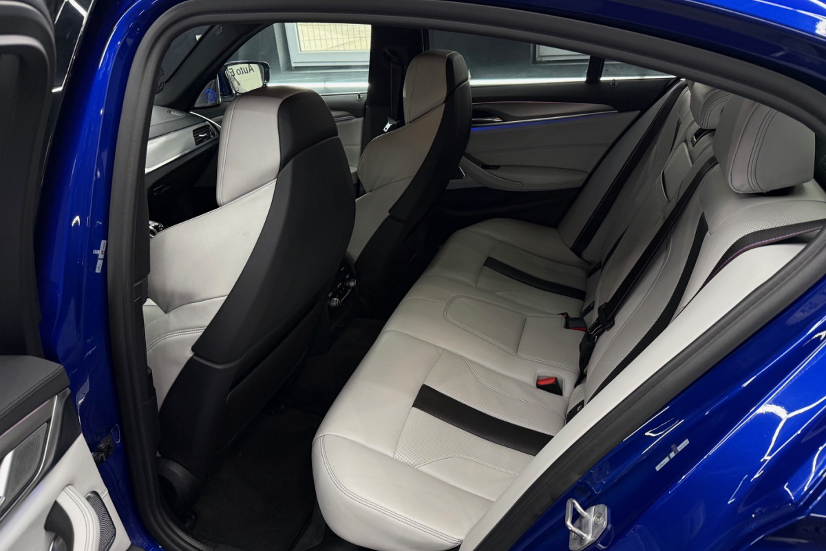 Ponuka vozidiel / BMW M5 COMPETITION - AKRAPOVIČ - KERAMICKÉ BRZDY - CARBON - video