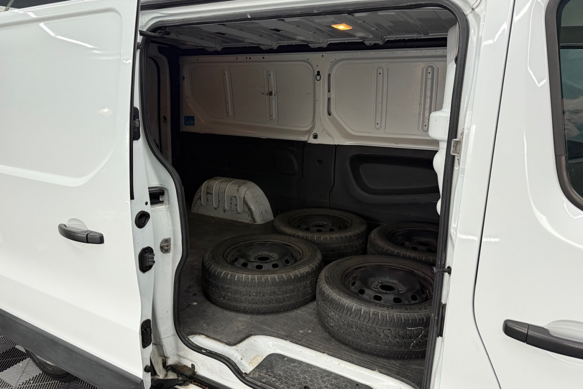 Ponuka vozidiel / Renault Trafic 1.6 - video