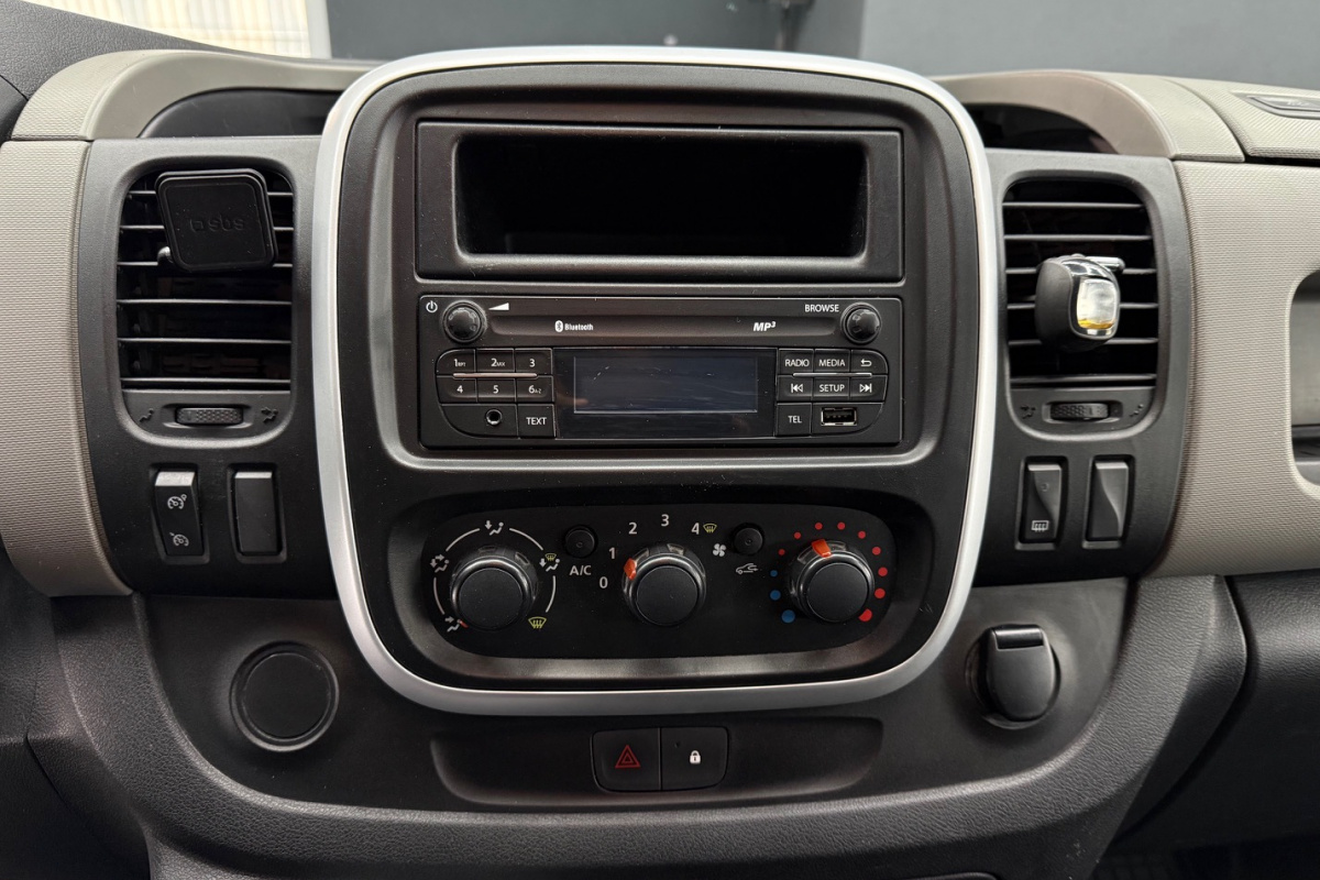 Ponuka vozidiel / Renault Trafic 1.6 - video