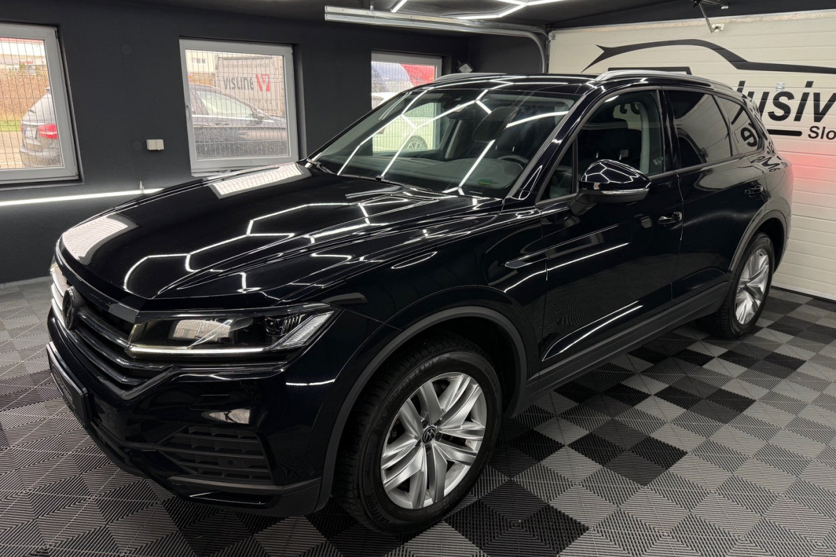 Ponuka vozidiel / Volkswagen Touareg 3.0 V6 TDI SCR Elegance 4Motion Tiptronic - video