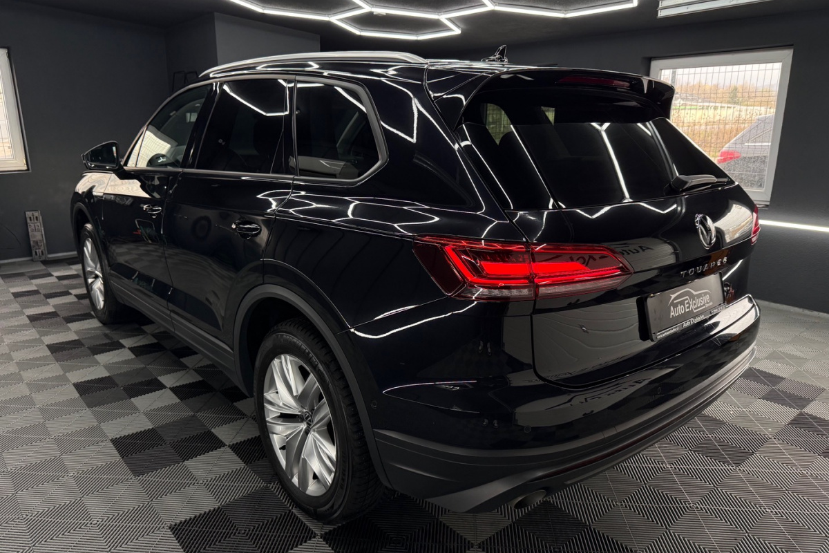 Ponuka vozidiel / Volkswagen Touareg 3.0 V6 TDI SCR Elegance 4Motion Tiptronic - video