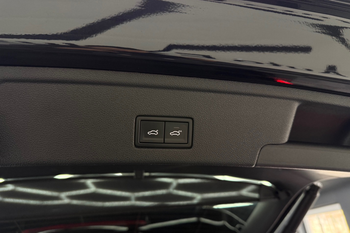 Ponuka vozidiel / Volkswagen Touareg 3.0 V6 TDI SCR Elegance 4Motion Tiptronic - video